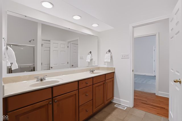 4534 Summersong Road, Zionsville, IN 46077