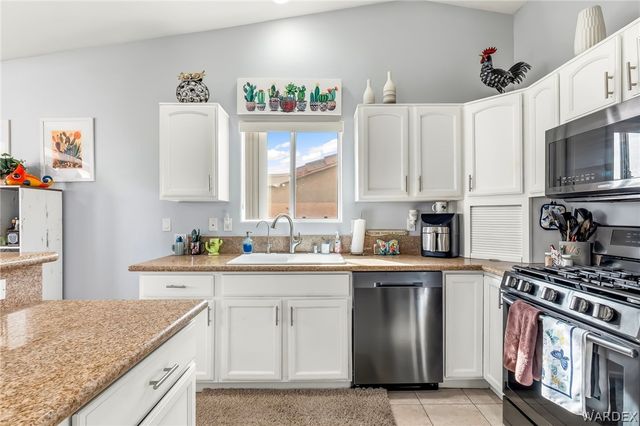 1966 E Pyramid Lake Place, Fort Mohave, AZ 86426