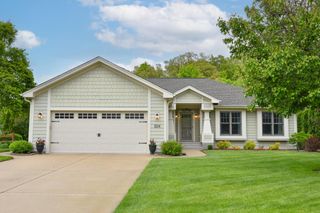 504 Sand DRIVE, West Bend, WI 53095
