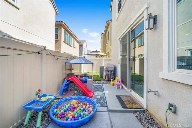 1633 Topeka, Upland, CA 91784