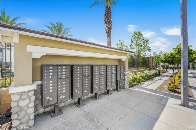 1633 Topeka, Upland, CA 91784