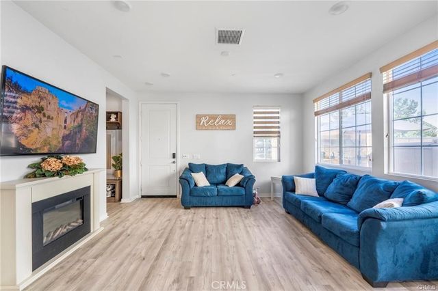 1633 Topeka, Upland, CA 91784