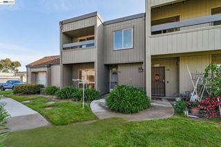 3447 Capella Ln, Alameda, CA 94502