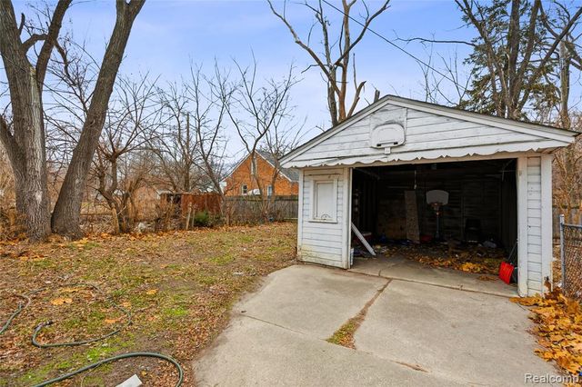 17142 Pembroke Avenue, Detroit, MI 48235