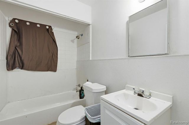 17142 Pembroke Avenue, Detroit, MI 48235
