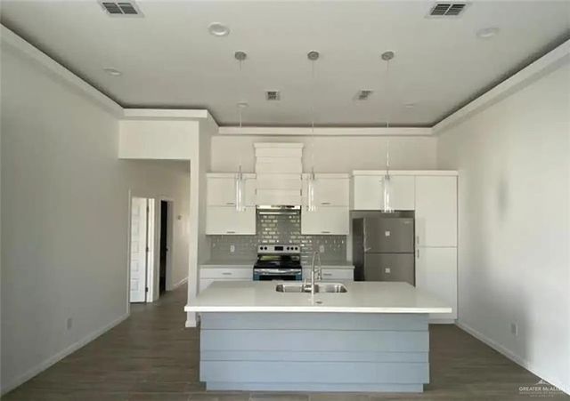 1002 N Glasscock Road 6, Mission, TX 78572