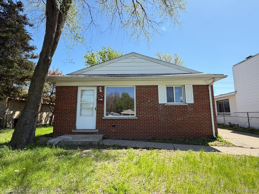 6198 MAYBURN Street, Dearborn Heights, MI 48127