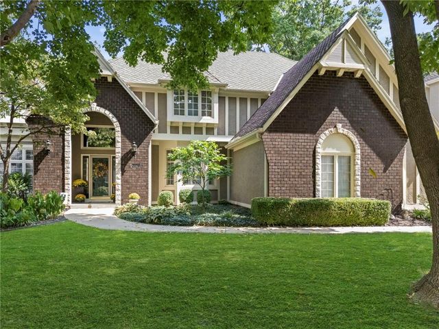 13829 Hemlock Street, Overland Park, KS 66223
