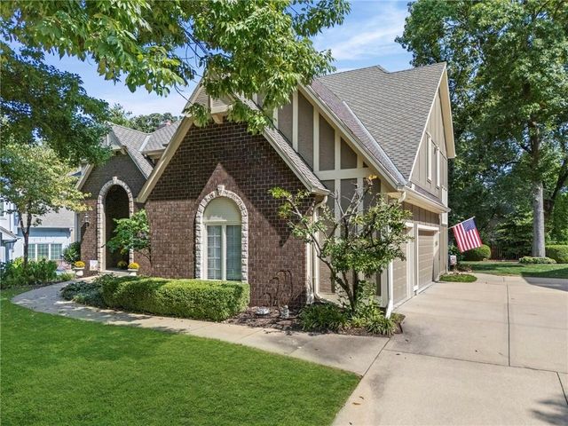 13829 Hemlock Street, Overland Park, KS 66223