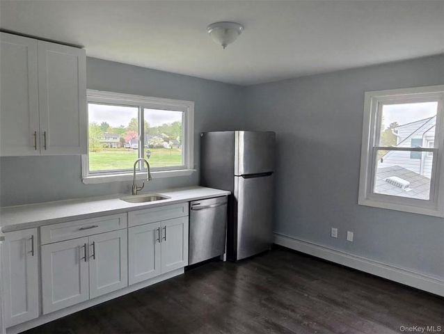 8 Harmony Lane 2F, Westbury, NY 11590