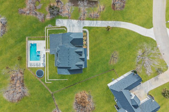 520 Bonnards Peak Road, Burleson, TX 76028