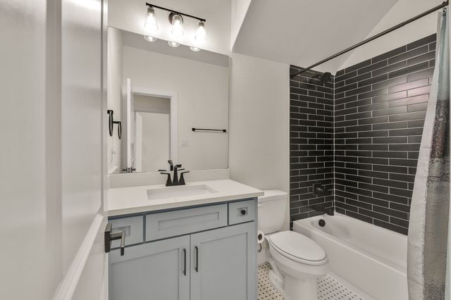 520 Bonnards Peak Road, Burleson, TX 76028