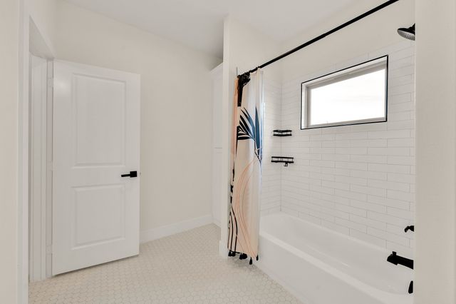 520 Bonnards Peak Road, Burleson, TX 76028