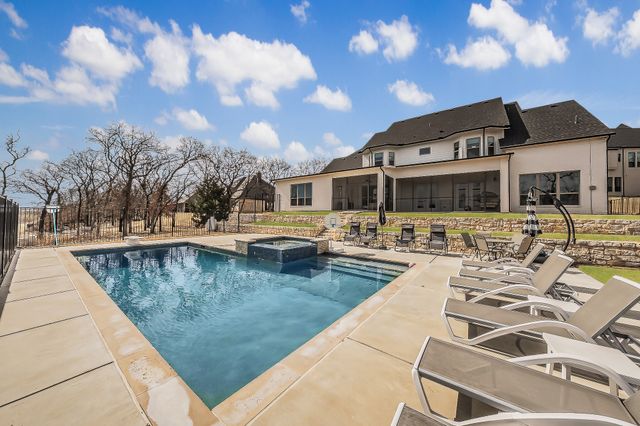 520 Bonnards Peak Road, Burleson, TX 76028