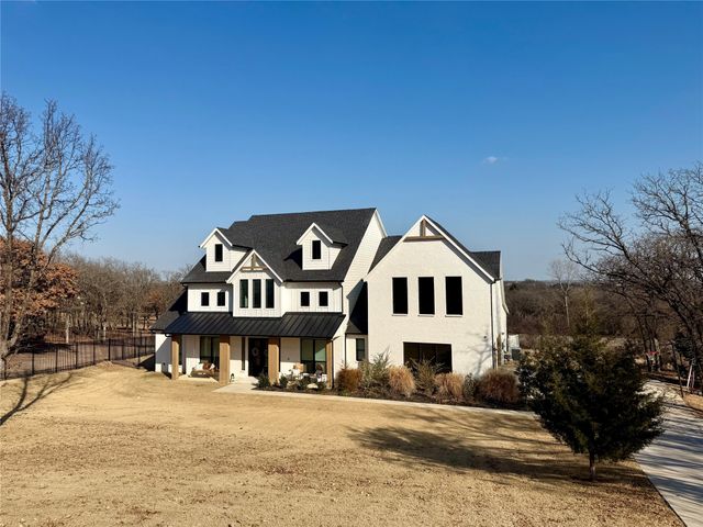 520 Bonnards Peak Road, Burleson, TX 76028
