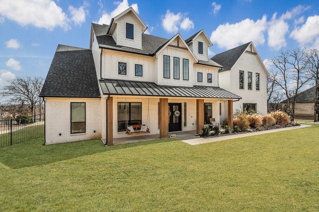 520 Bonnards Peak Road, Burleson, TX 76028