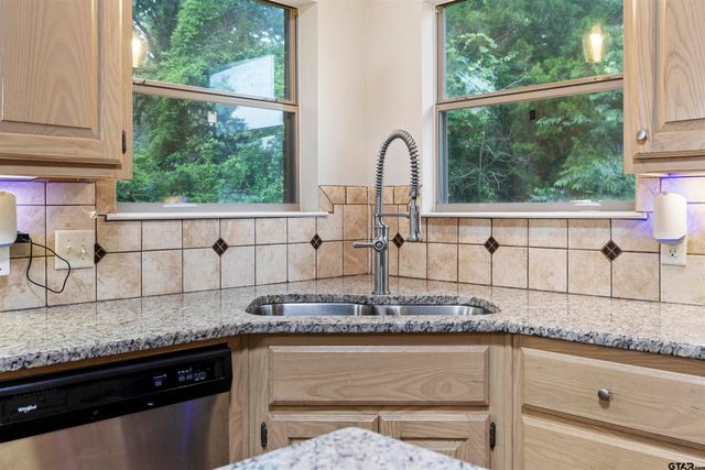 18313 Highmeadow Cir, Flint, TX 75762