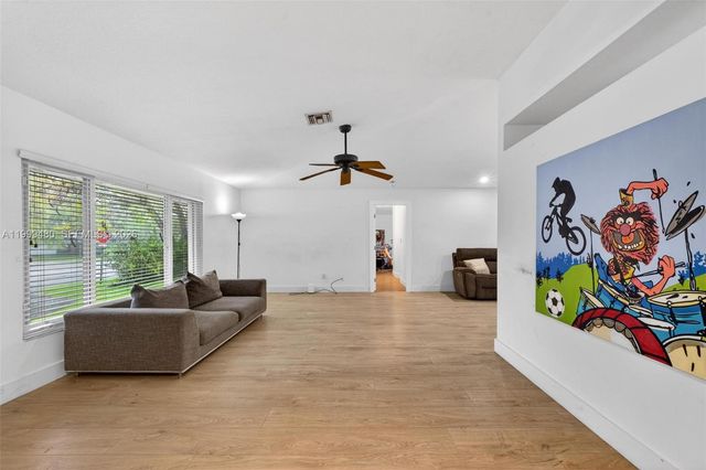 8400 SW 178th St, Palmetto Bay, FL 33157