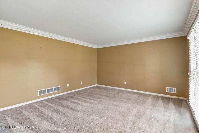 1118 Blackthorn Rd, Louisville, KY 40299