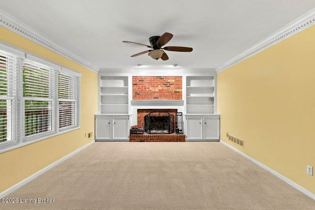 1118 Blackthorn Rd, Louisville, KY 40299