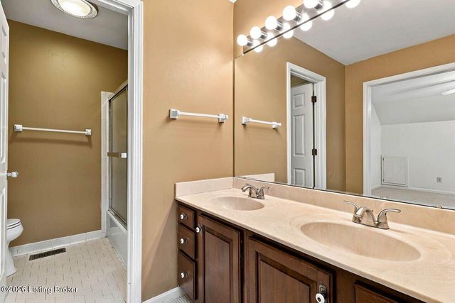 1118 Blackthorn Rd, Louisville, KY 40299