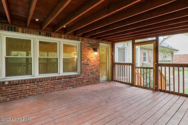 1118 Blackthorn Rd, Louisville, KY 40299