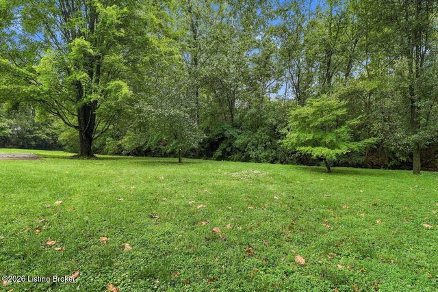 1118 Blackthorn Rd, Louisville, KY 40299