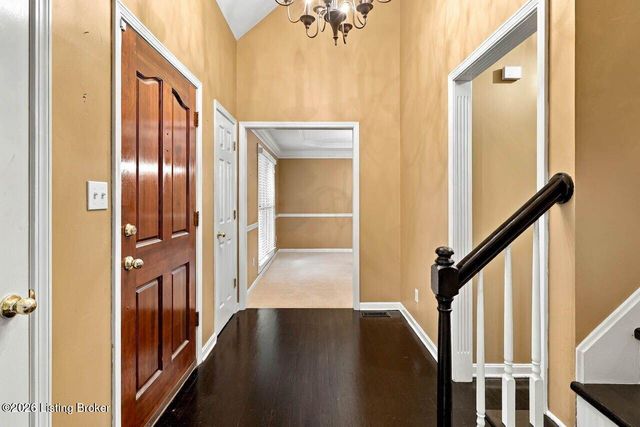 1118 Blackthorn Rd, Louisville, KY 40299