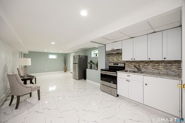 124 Pasadena Avenue, Stratford, CT 06614