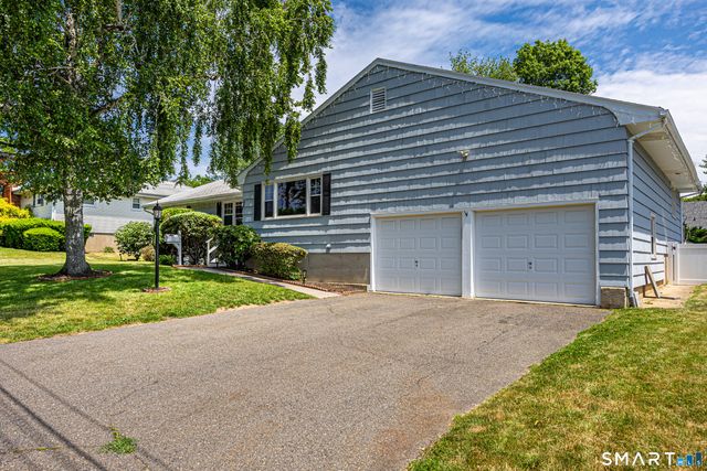 124 Pasadena Avenue, Stratford, CT 06614