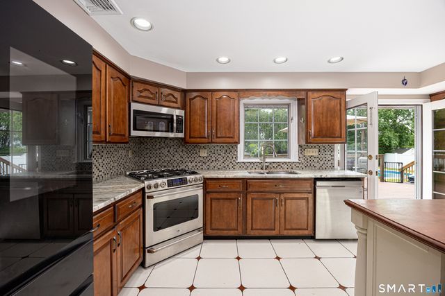 124 Pasadena Avenue, Stratford, CT 06614