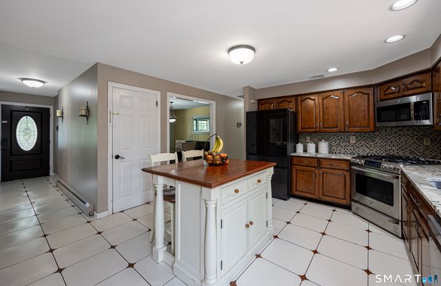 124 Pasadena Avenue, Stratford, CT 06614
