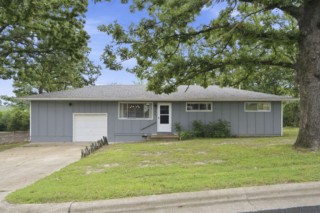 504 Truman Drive, Branson, MO 65616