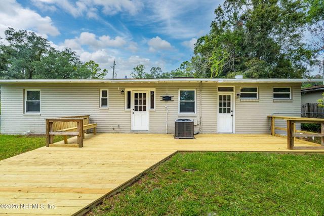 4660 MARTINGALE Road, Jacksonville, FL 32210