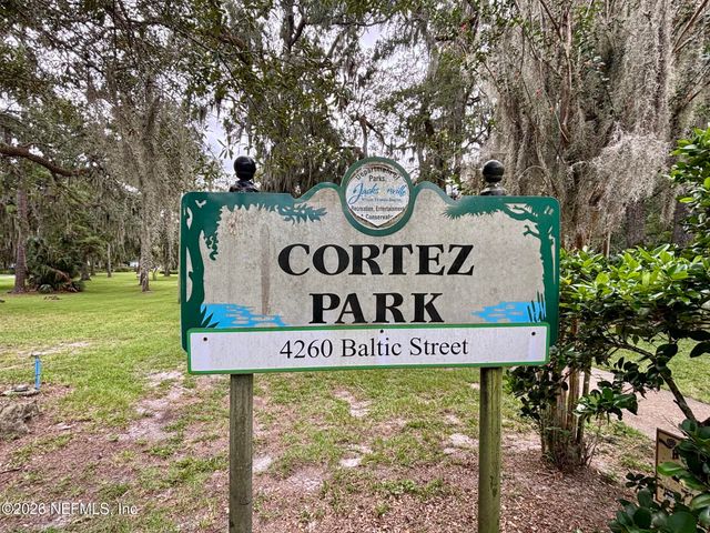 4660 MARTINGALE Road, Jacksonville, FL 32210