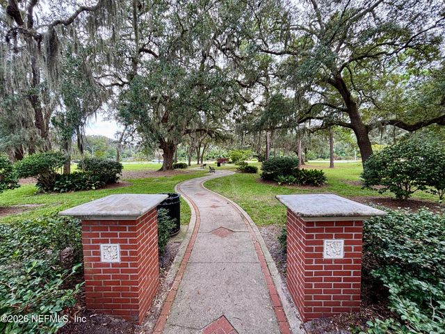 4660 MARTINGALE Road, Jacksonville, FL 32210