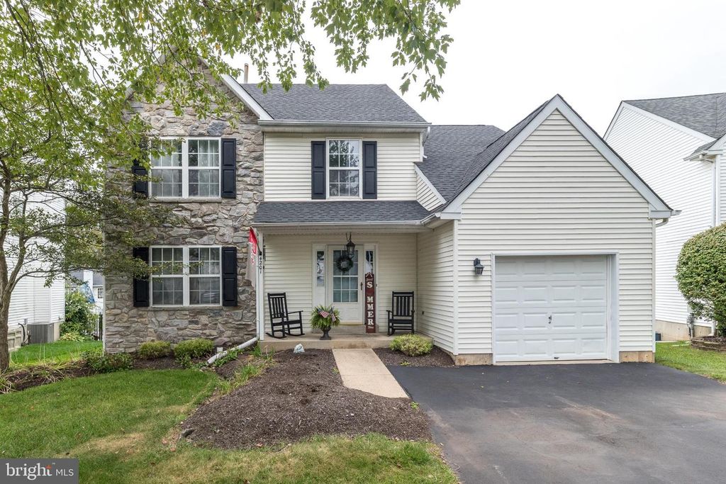 4201 SIR ANDREW CIR, Doylestown, PA 18902