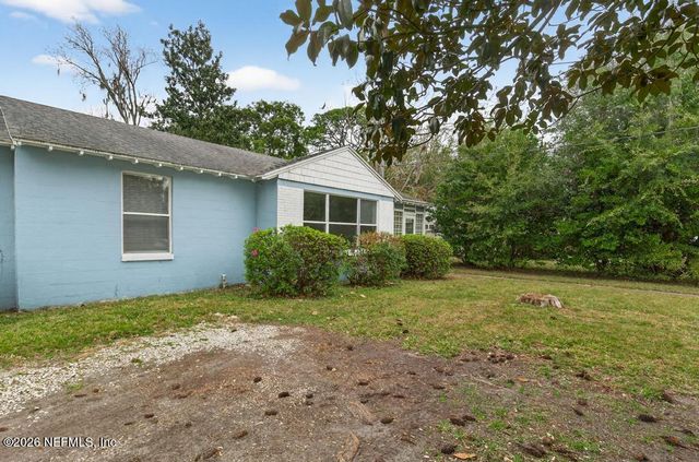 1954 BURKHOLDER Circle E, Jacksonville, FL 32216