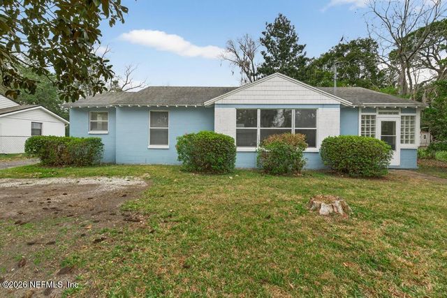 1954 BURKHOLDER Circle E, Jacksonville, FL 32216