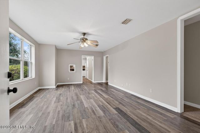 1954 BURKHOLDER Circle E, Jacksonville, FL 32216