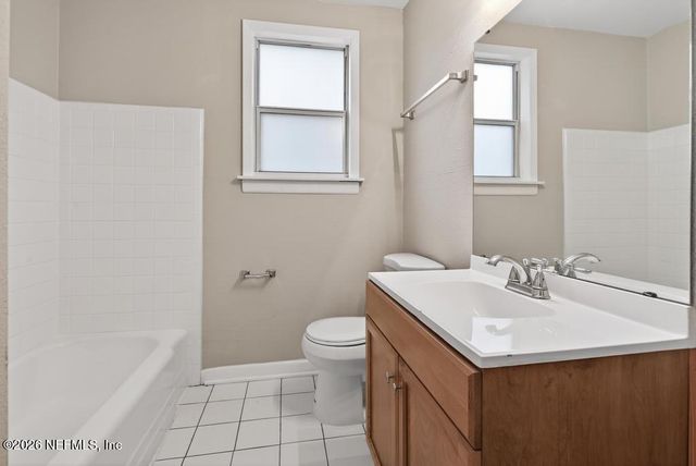 1954 BURKHOLDER Circle E, Jacksonville, FL 32216