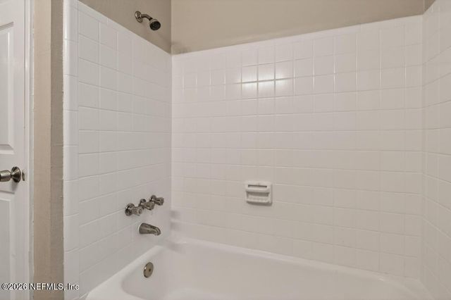 1954 BURKHOLDER Circle E, Jacksonville, FL 32216