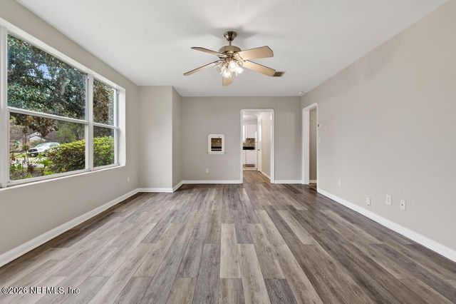 1954 BURKHOLDER Circle E, Jacksonville, FL 32216