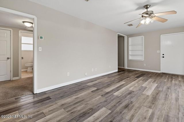 1954 BURKHOLDER Circle E, Jacksonville, FL 32216