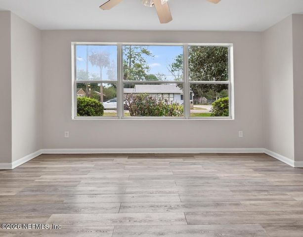 1954 BURKHOLDER Circle E, Jacksonville, FL 32216