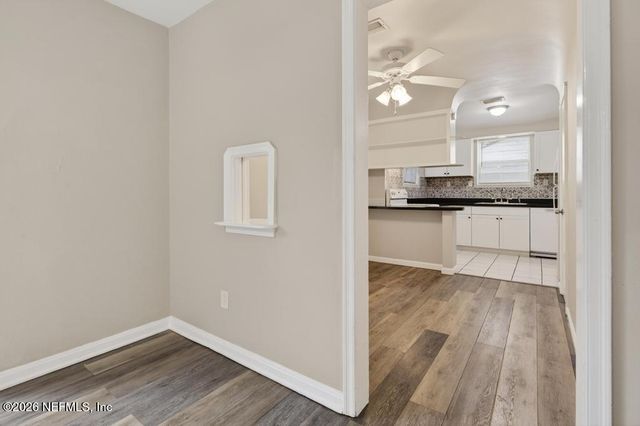 1954 BURKHOLDER Circle E, Jacksonville, FL 32216