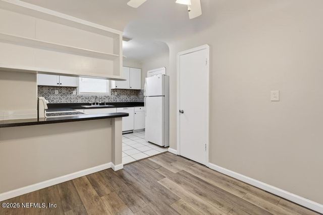 1954 BURKHOLDER Circle E, Jacksonville, FL 32216