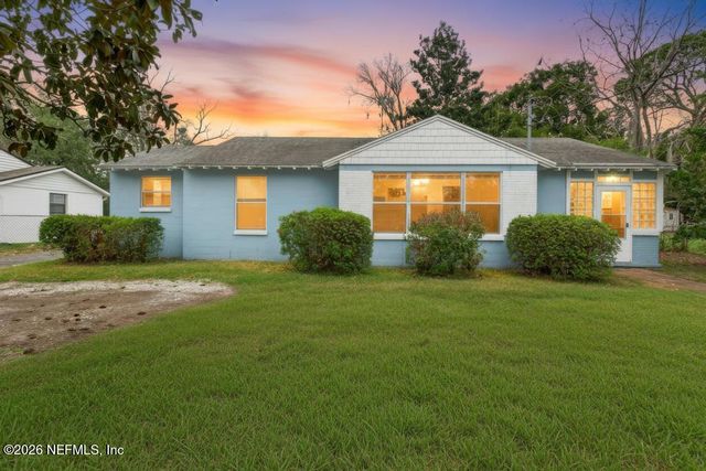 1954 BURKHOLDER Circle E, Jacksonville, FL 32216