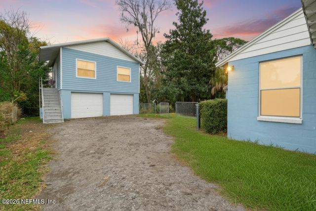 1954 BURKHOLDER Circle E, Jacksonville, FL 32216