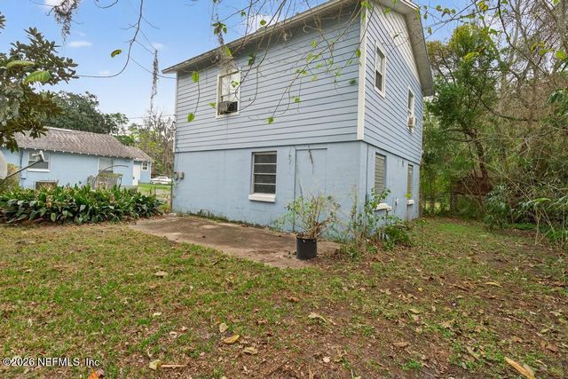 1954 BURKHOLDER Circle E, Jacksonville, FL 32216